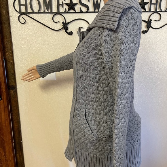 Vintage Calvin Klein Sweater - Picture 4 of 6